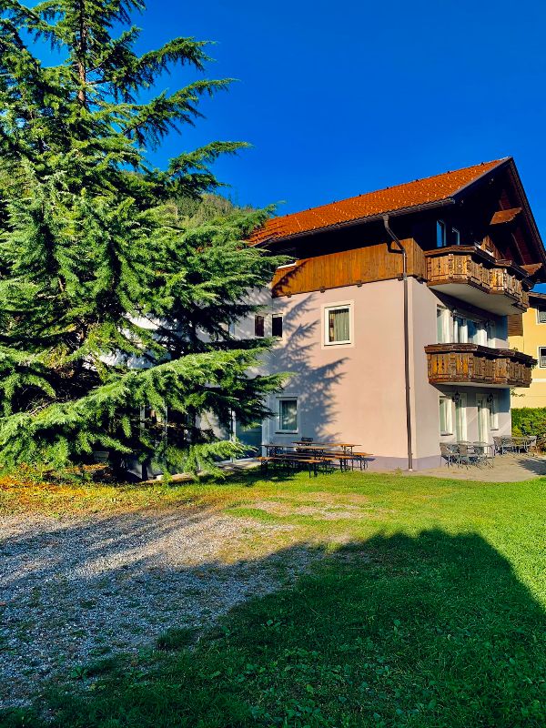 Apartmánový dům Haus Edelweiss v Korutanech, na jižní straně rakouských Alp